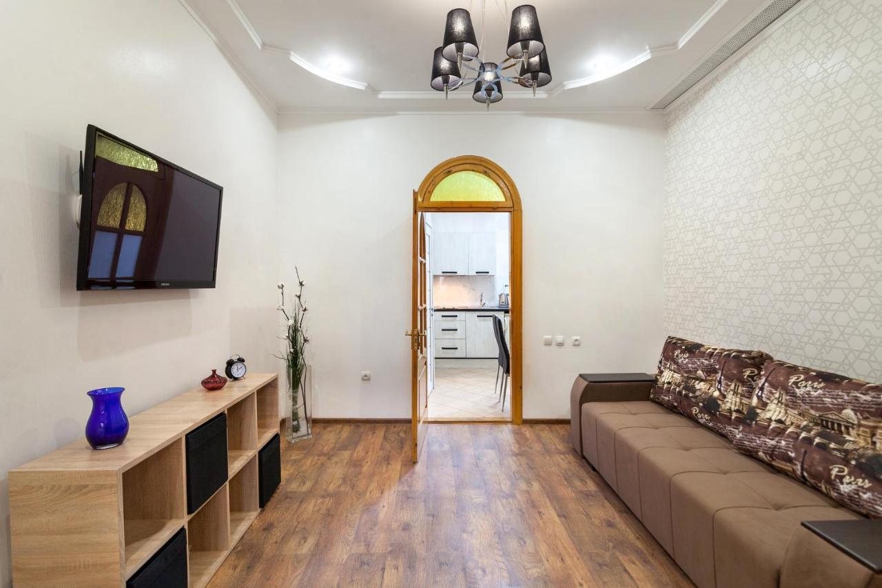 Leogrand Apartments Panteleimona Kulisha 27 Lviv Luaran gambar
